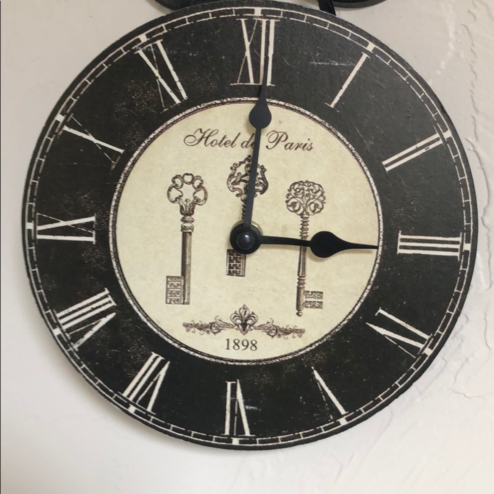 Hotel de Paris 1898 reproduction clock black white